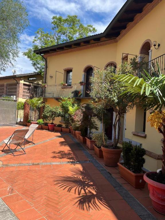 Monolocale Elvira Abbadesse Guest House Milano Esterno foto