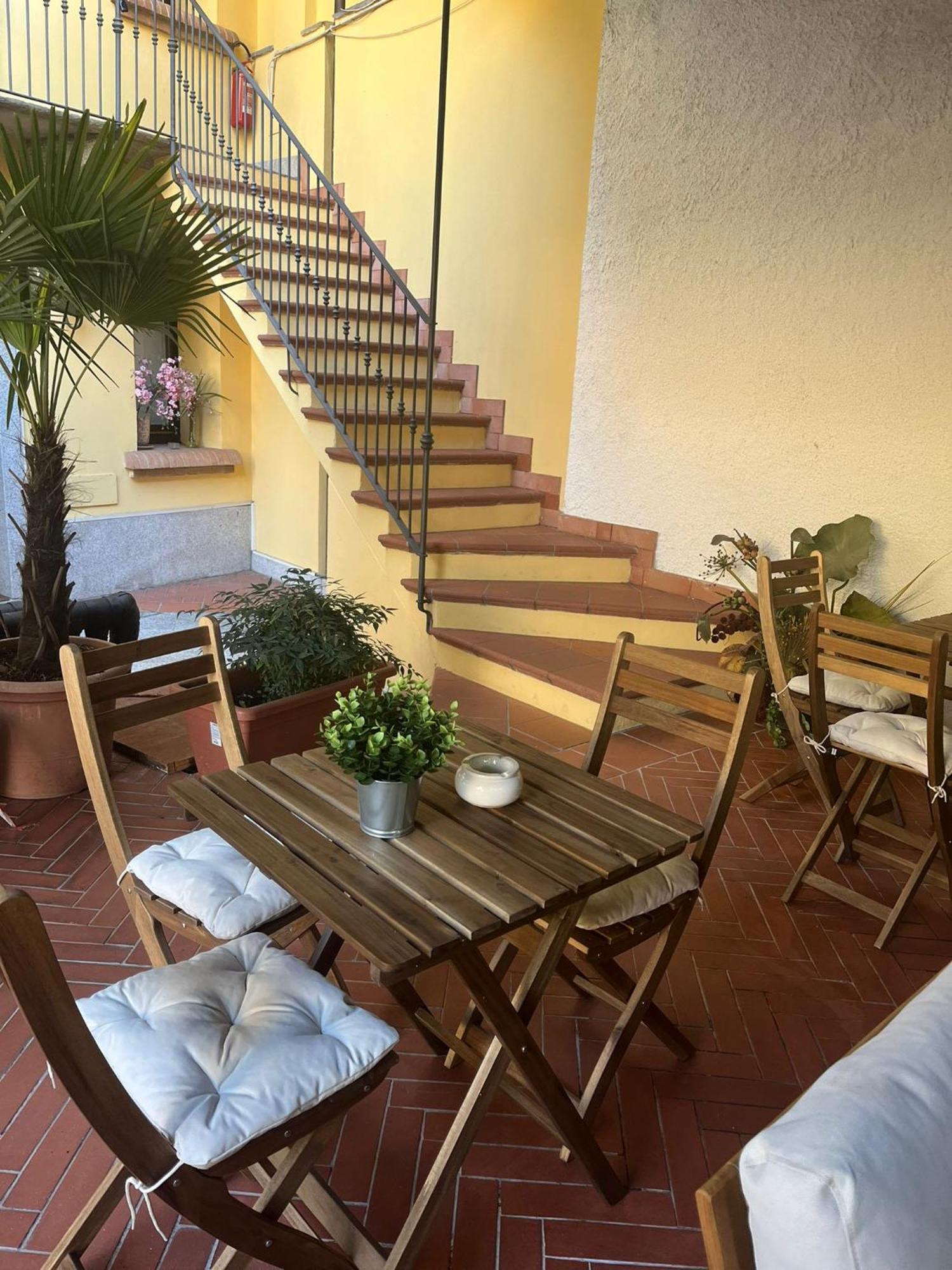 Monolocale Elvira Abbadesse Guest House Milano Esterno foto