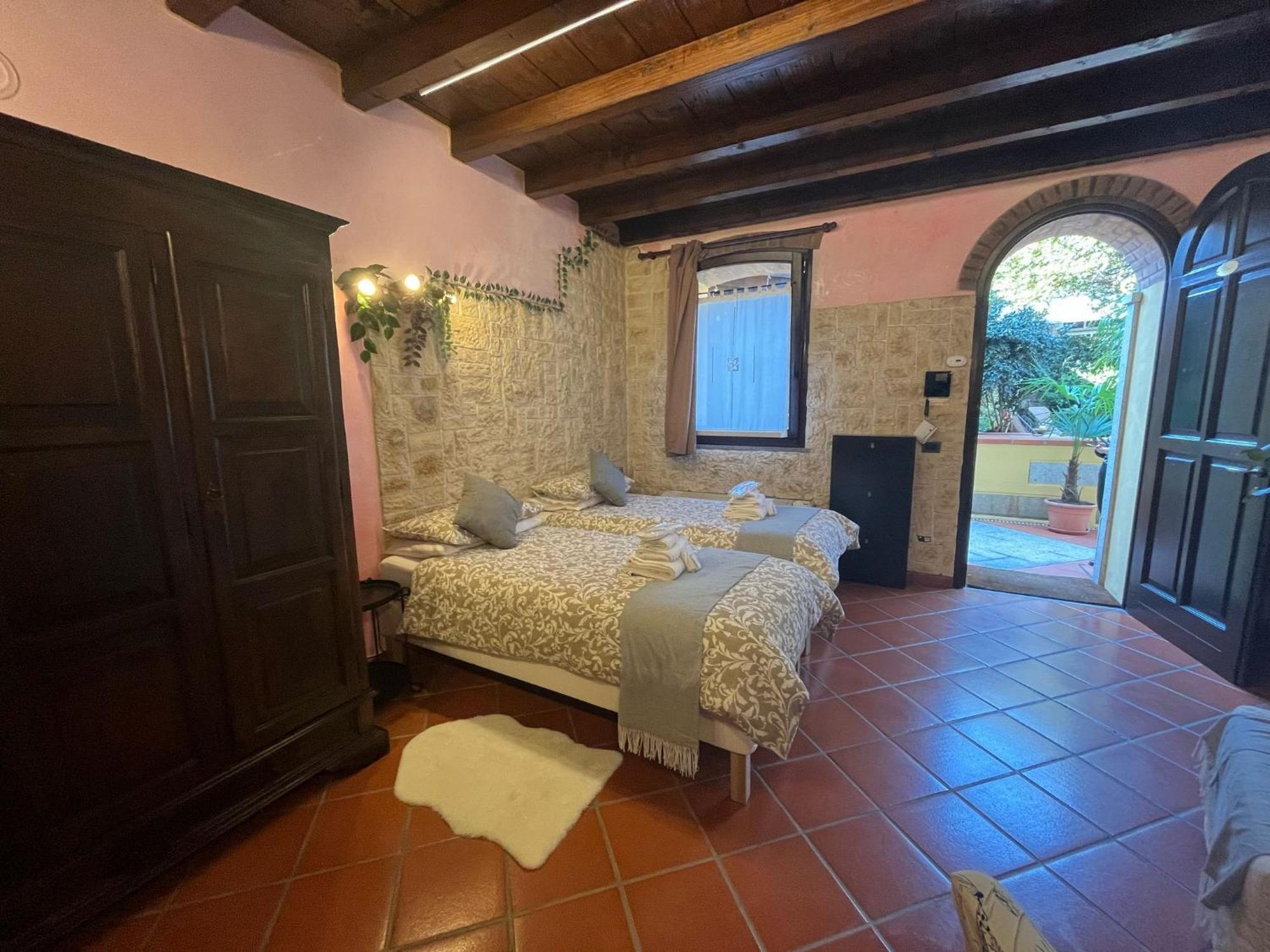 Monolocale Elvira Abbadesse Guest House Milano Esterno foto