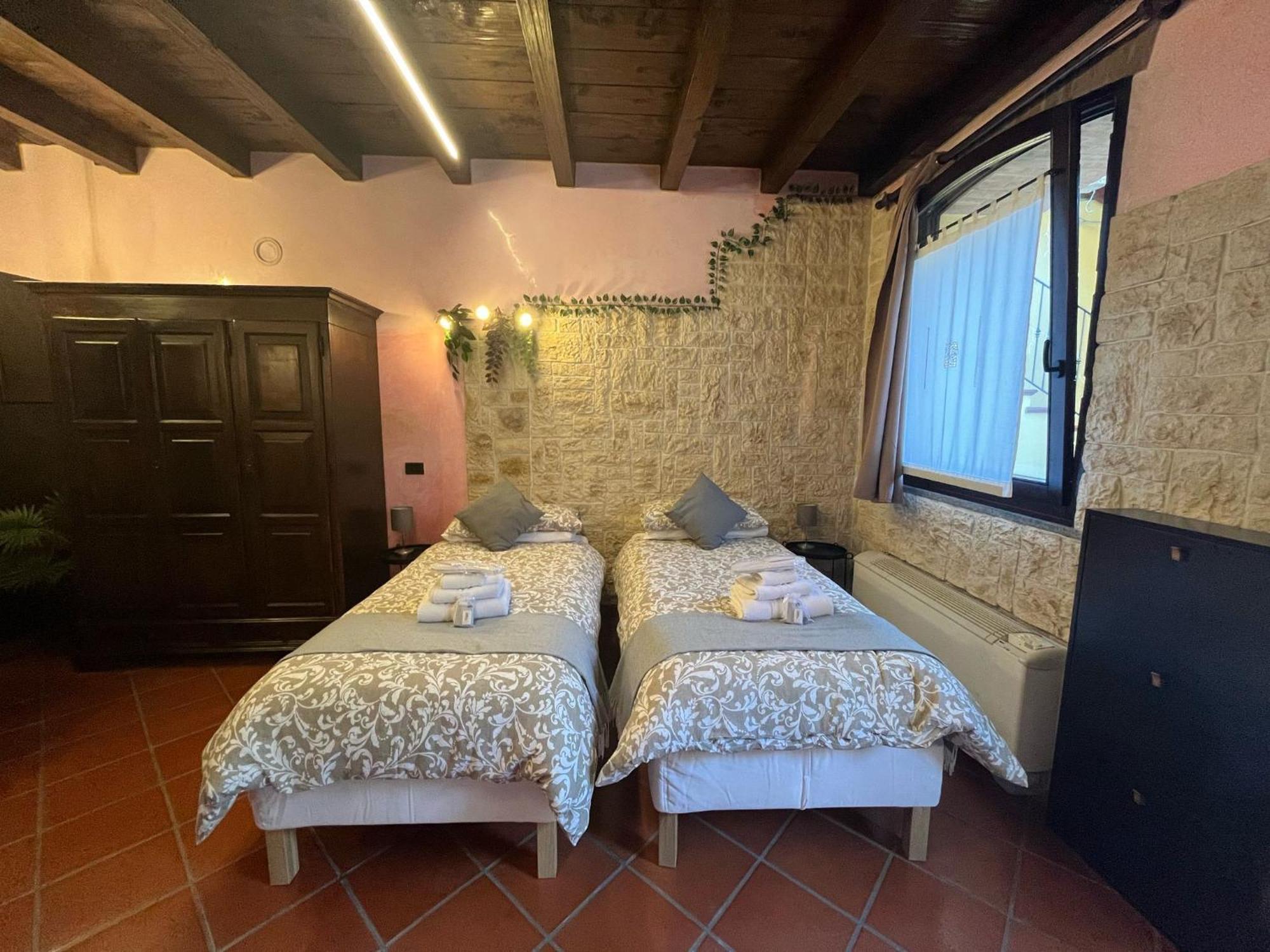 Monolocale Elvira Abbadesse Guest House Milano Esterno foto