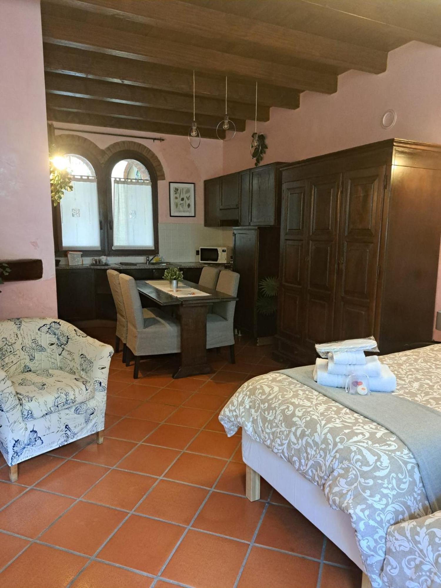Monolocale Elvira Abbadesse Guest House Milano Esterno foto